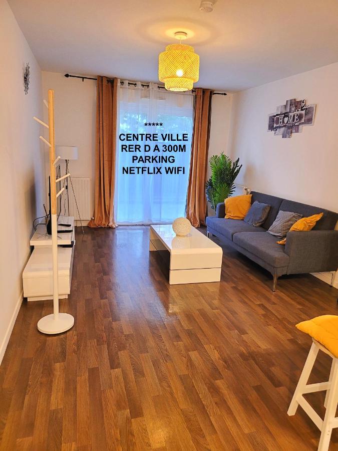 Iii 2 Pièces, Neuf 200 M De Gare Parking Netflix Evry Appartement